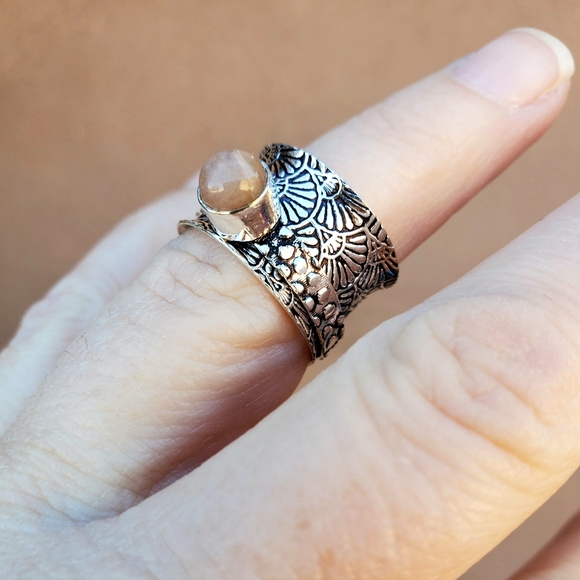 New Natural Sunstone 925 Silver Spinner Ring. - Picture 8 of 16